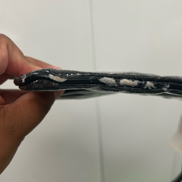 Nwt glitter wristlet with top zipper - Picture 11 of 11